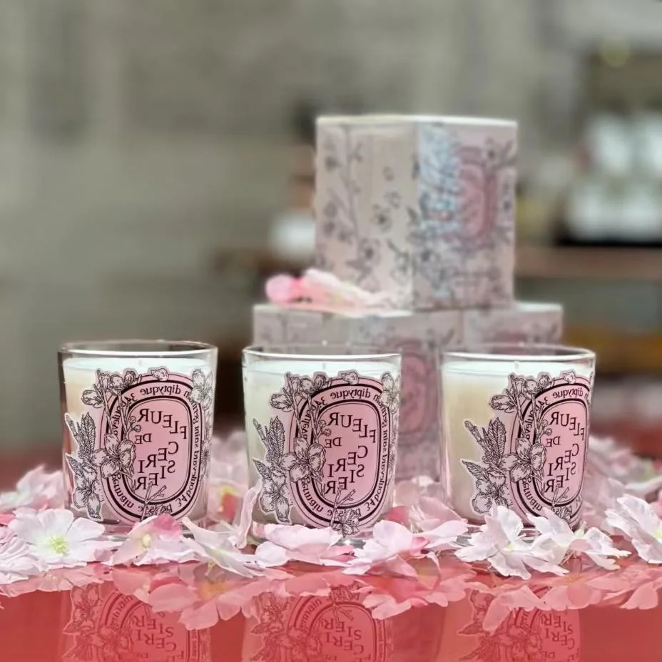 Quality Home Fragrance - Romantyczne limitowane świece Diptyques Sakura zapachowa
